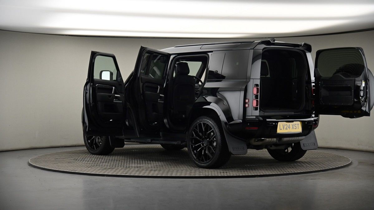 More views of Land Rover Defender 110