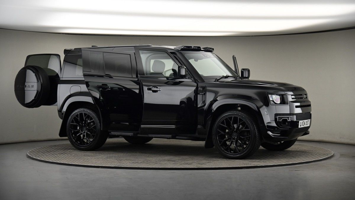 More views of Land Rover Defender 110