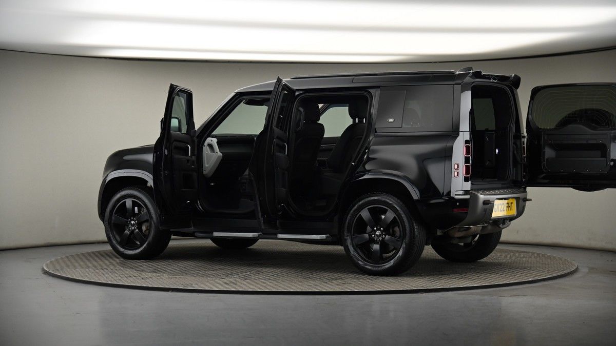 More views of Land Rover Defender 110