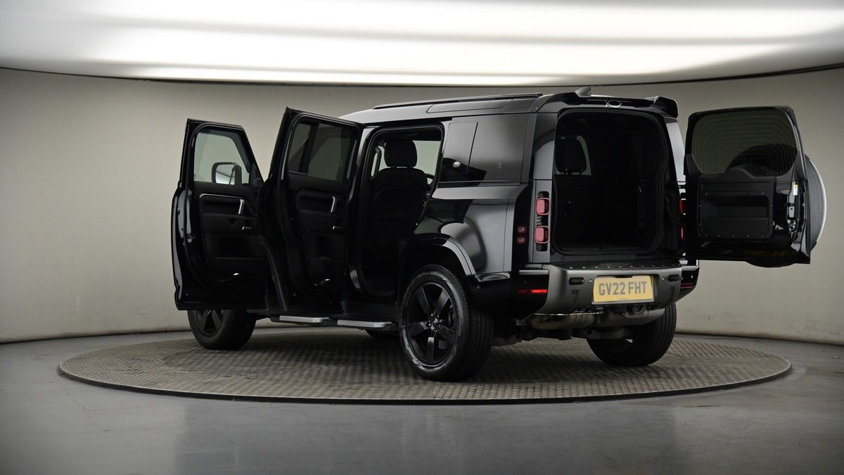 More views of Land Rover Defender 110