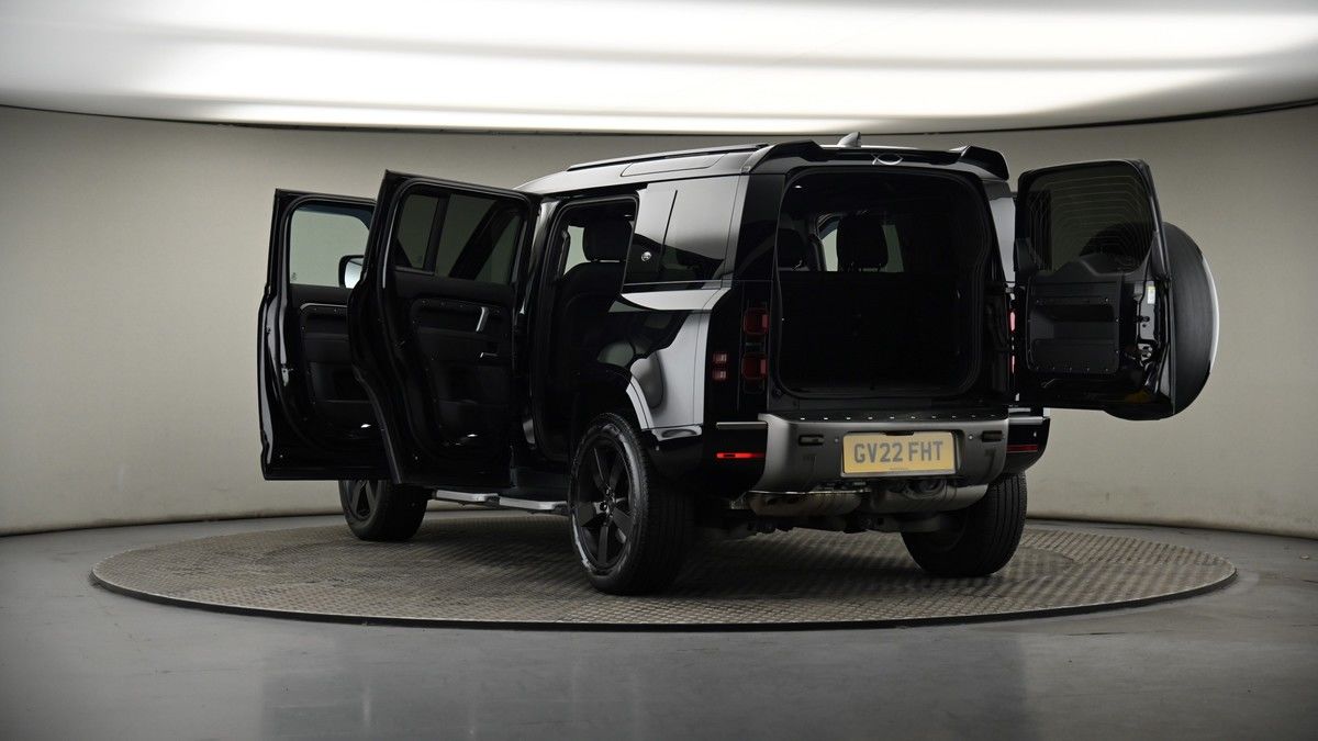 Land Rover Defender 110 Image 8