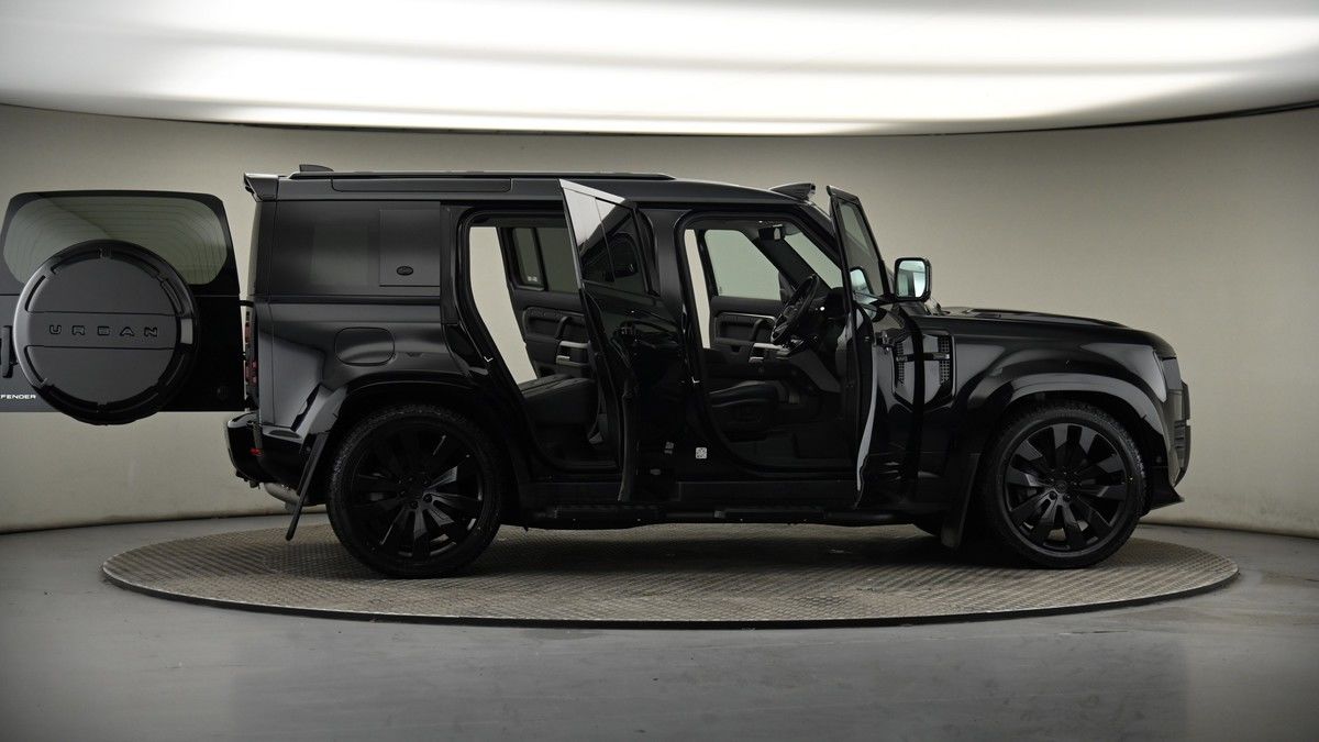 More views of Land Rover Defender 110