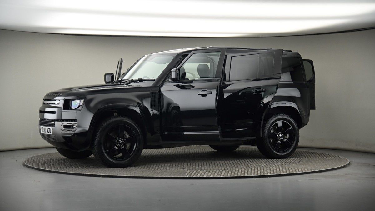 More views of Land Rover Defender 110