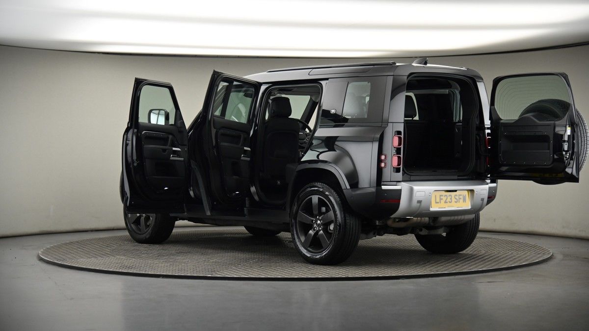 More views of Land Rover Defender 110