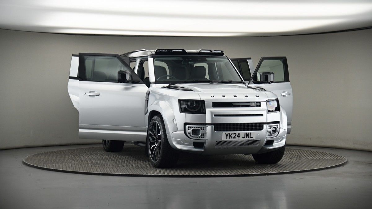 More views of Land Rover Defender 110