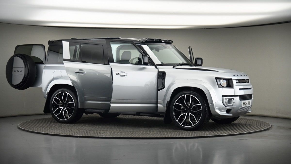 More views of Land Rover Defender 110