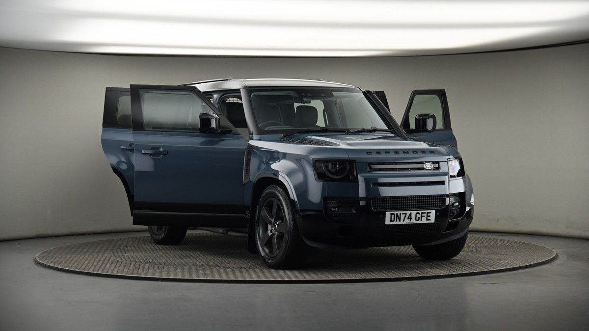More views of Land Rover Defender 110