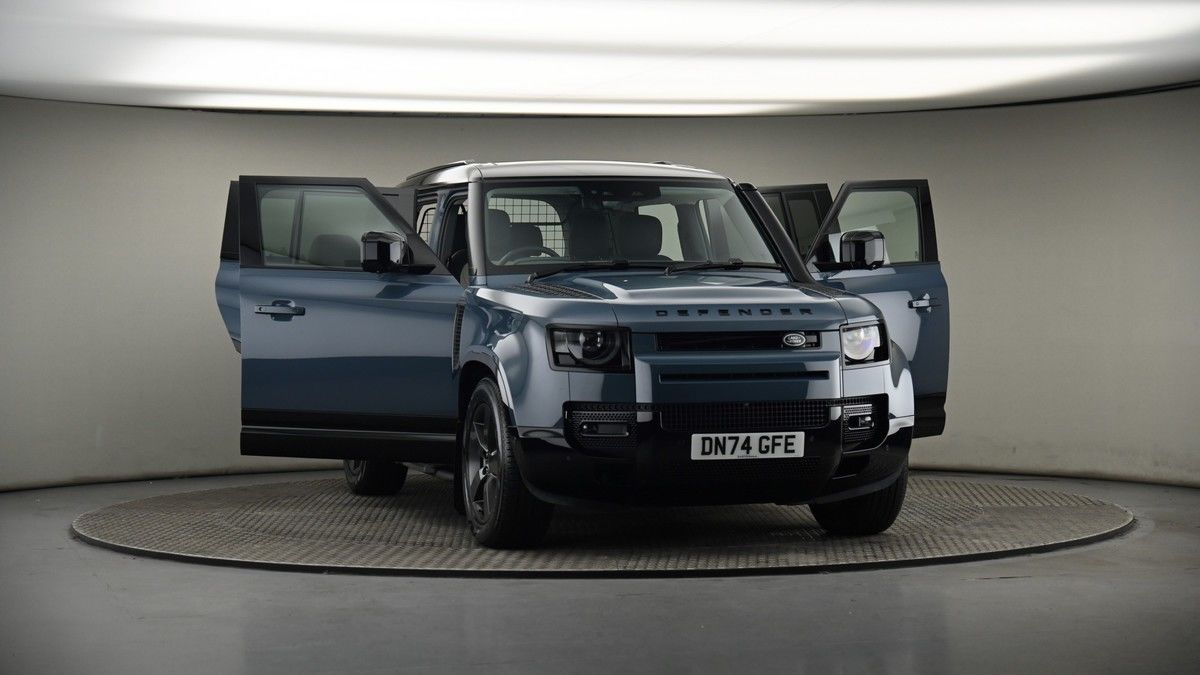 More views of Land Rover Defender 110