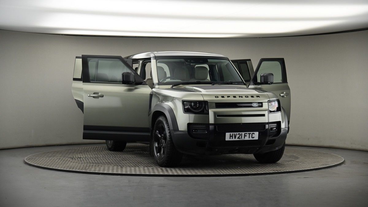 More views of Land Rover Defender 110