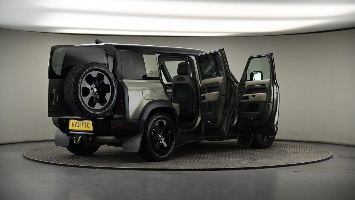 More views of Land Rover Defender 110