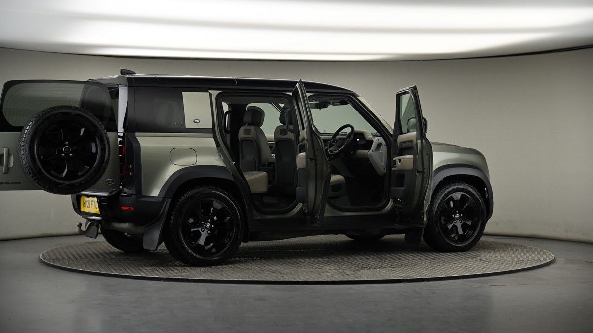 More views of Land Rover Defender 110