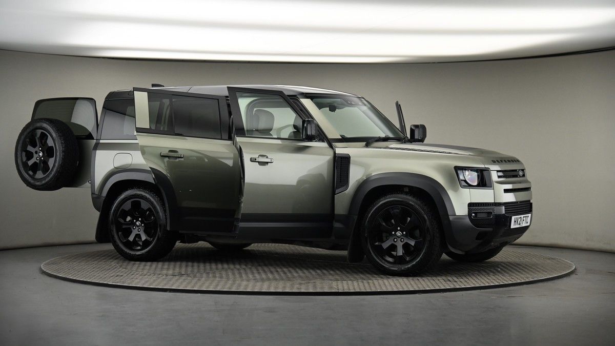More views of Land Rover Defender 110