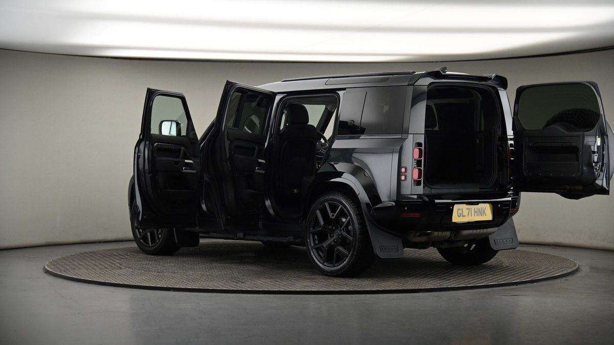 More views of Land Rover Defender 110