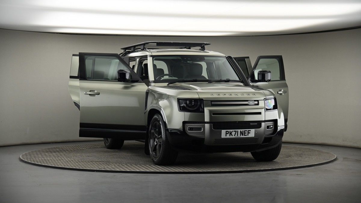 More views of Land Rover Defender 110