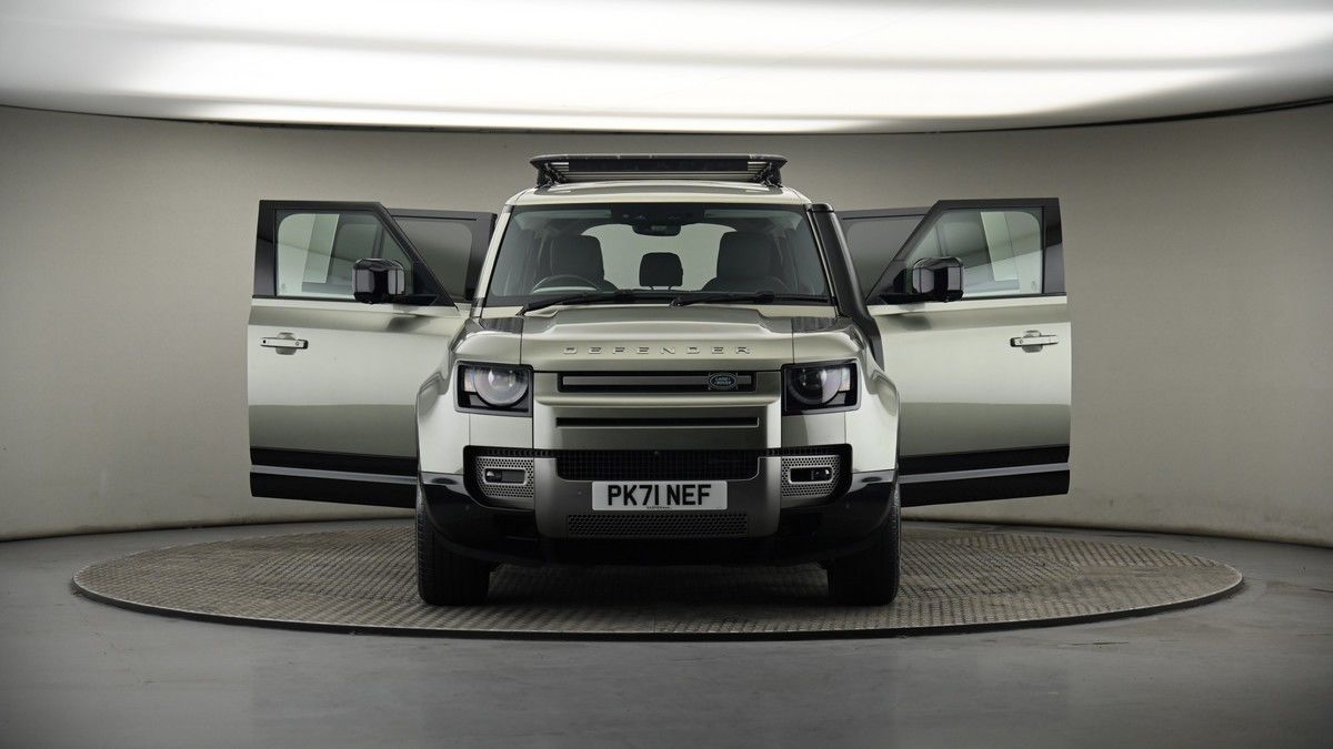 More views of Land Rover Defender 110