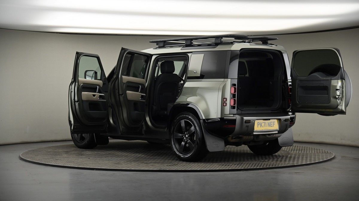 More views of Land Rover Defender 110