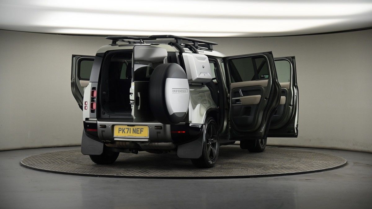 More views of Land Rover Defender 110