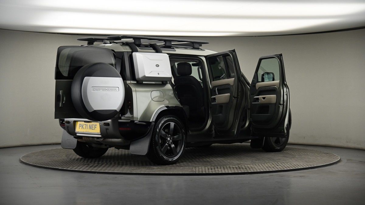 More views of Land Rover Defender 110