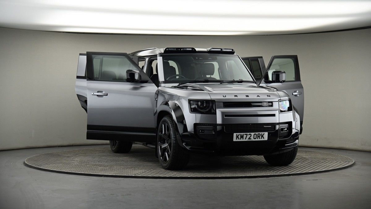 More views of Land Rover Defender 110
