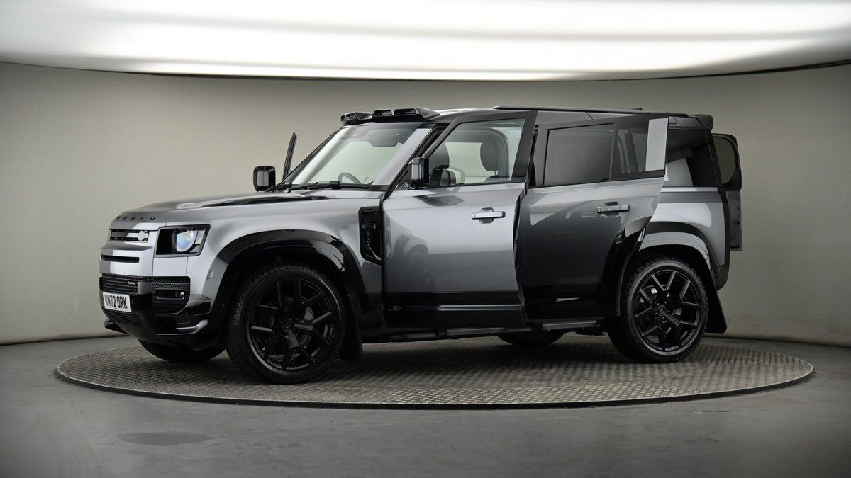 More views of Land Rover Defender 110