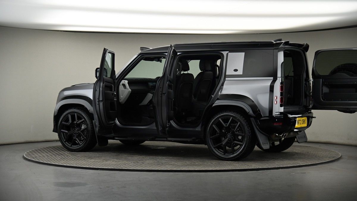 More views of Land Rover Defender 110