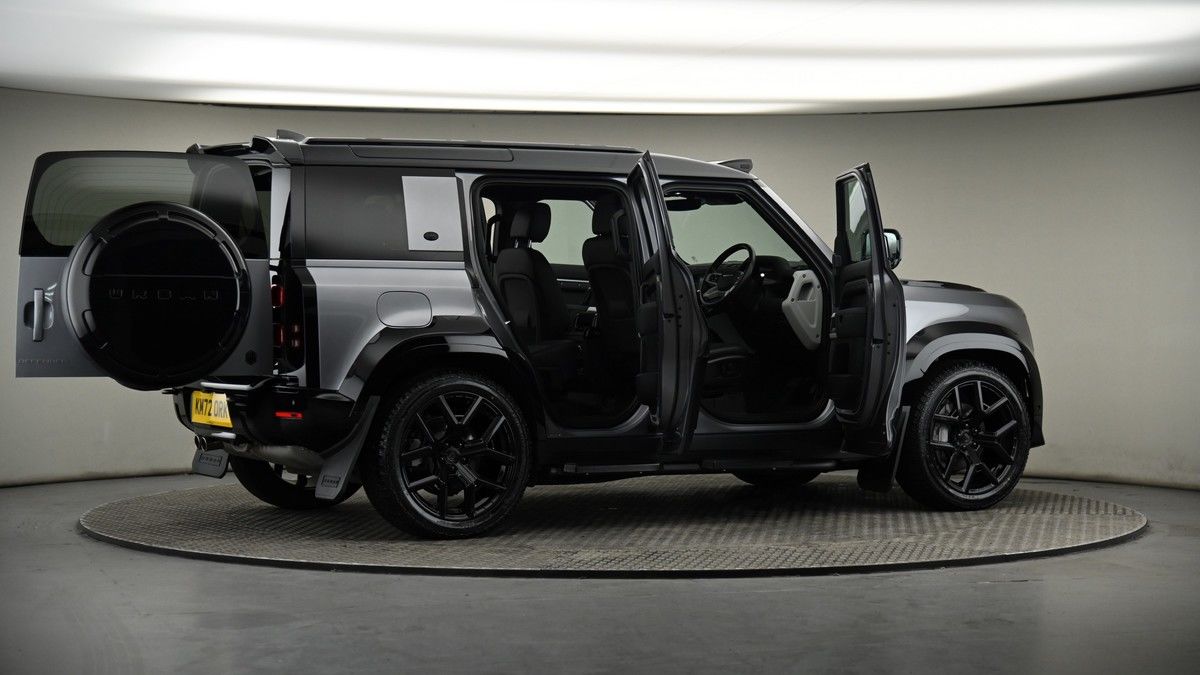 More views of Land Rover Defender 110