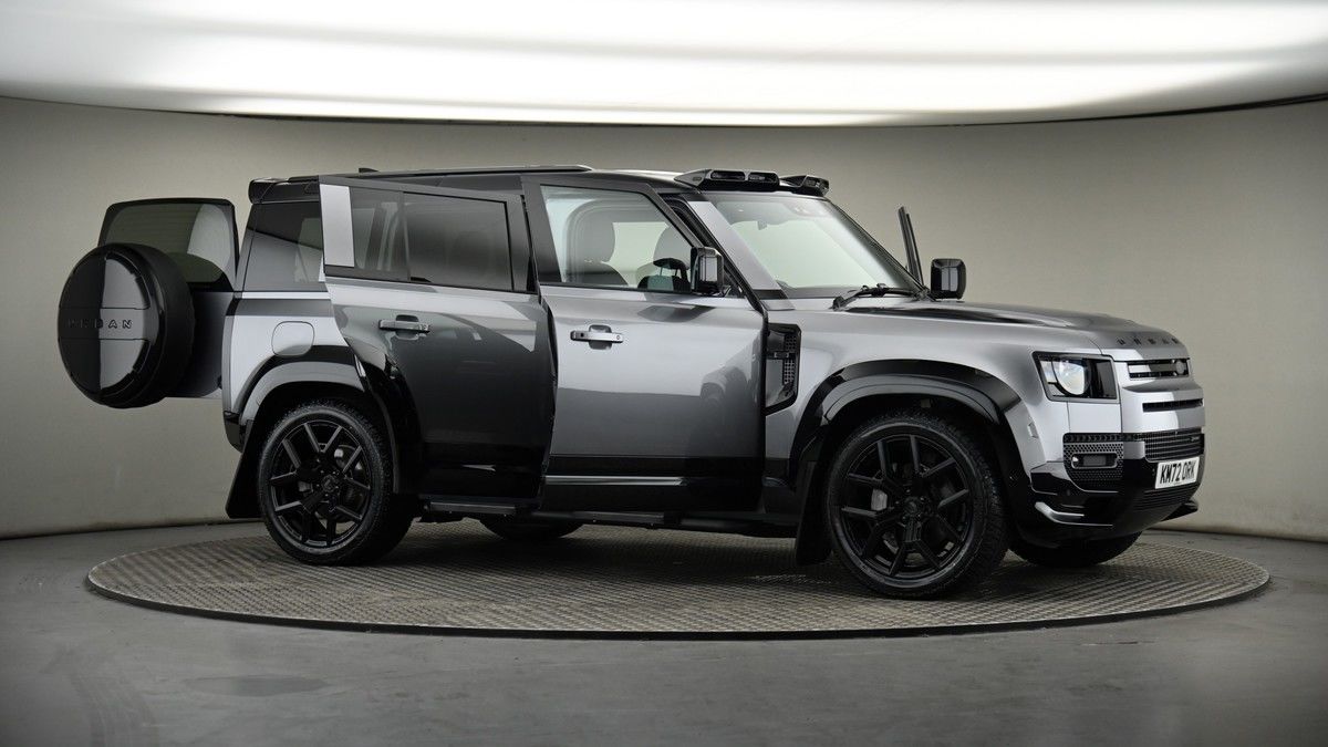 More views of Land Rover Defender 110