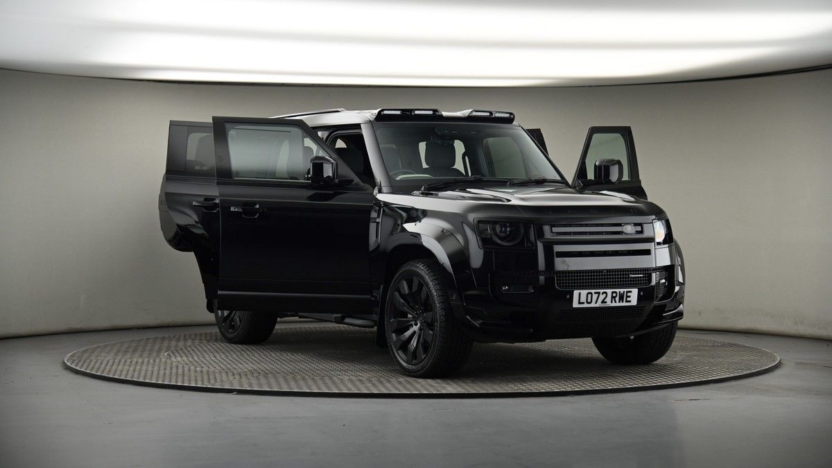 More views of Land Rover Defender 110