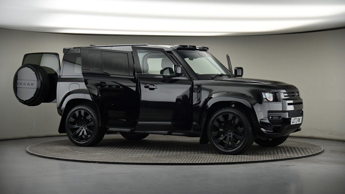More views of Land Rover Defender 110