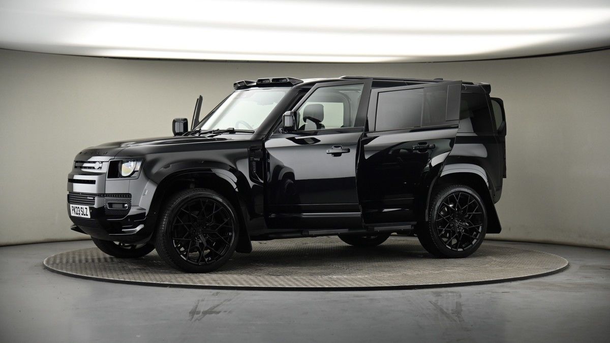 More views of Land Rover Defender 110
