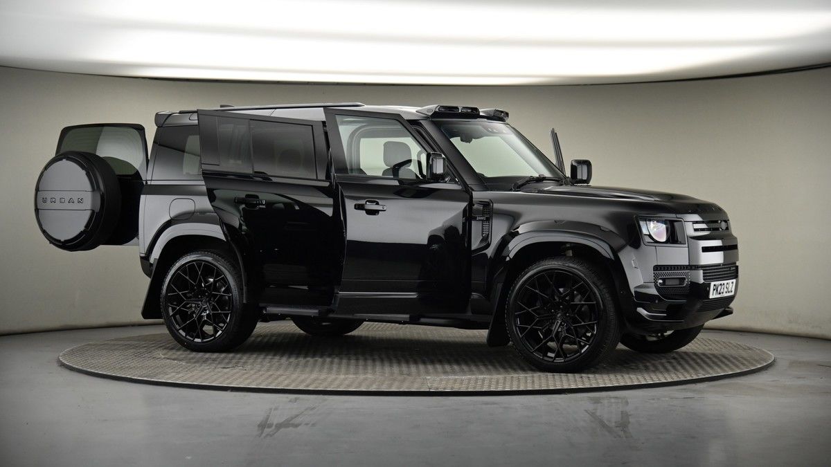 More views of Land Rover Defender 110