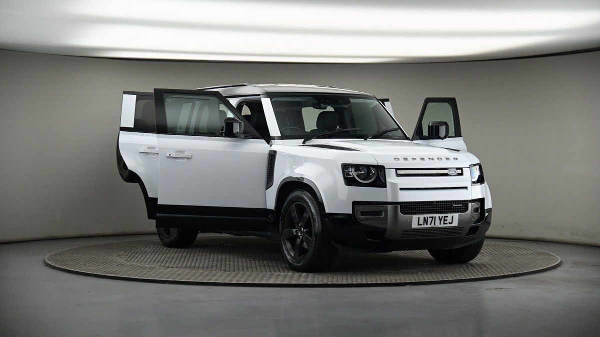More views of Land Rover Defender 110