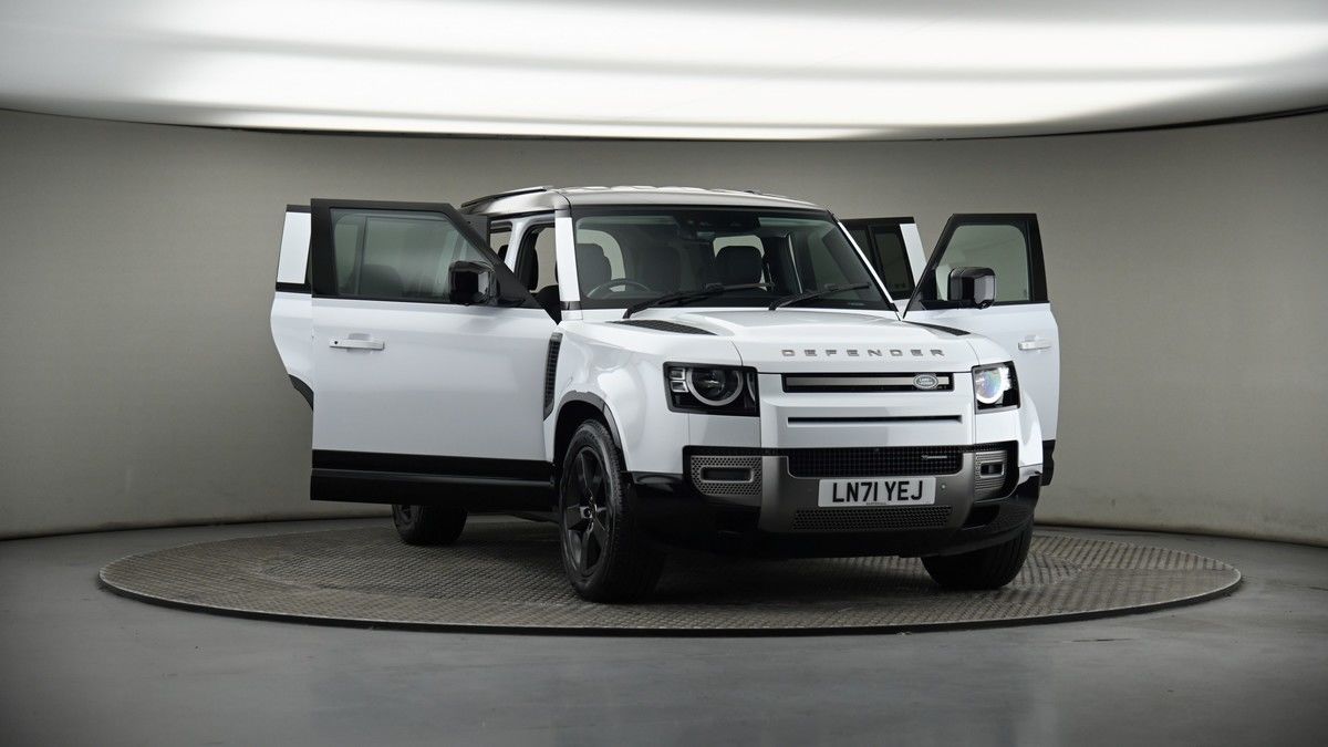 More views of Land Rover Defender 110