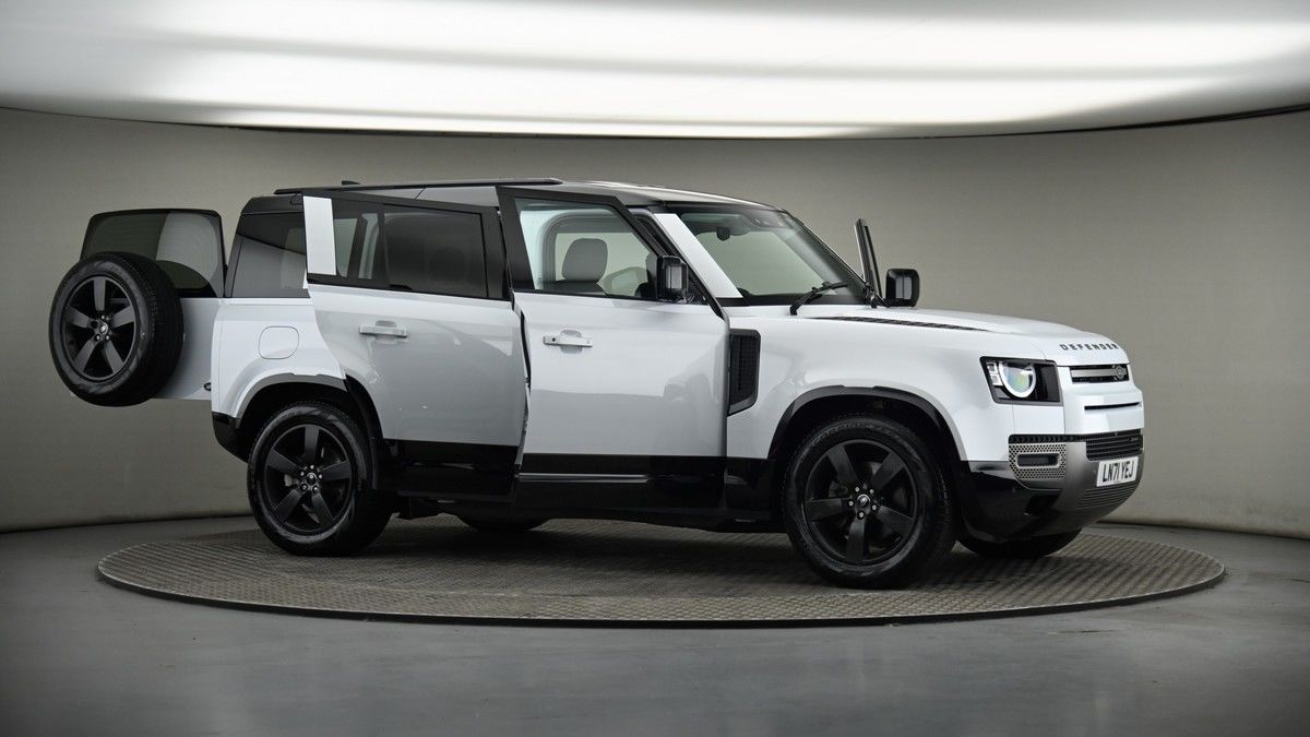 More views of Land Rover Defender 110