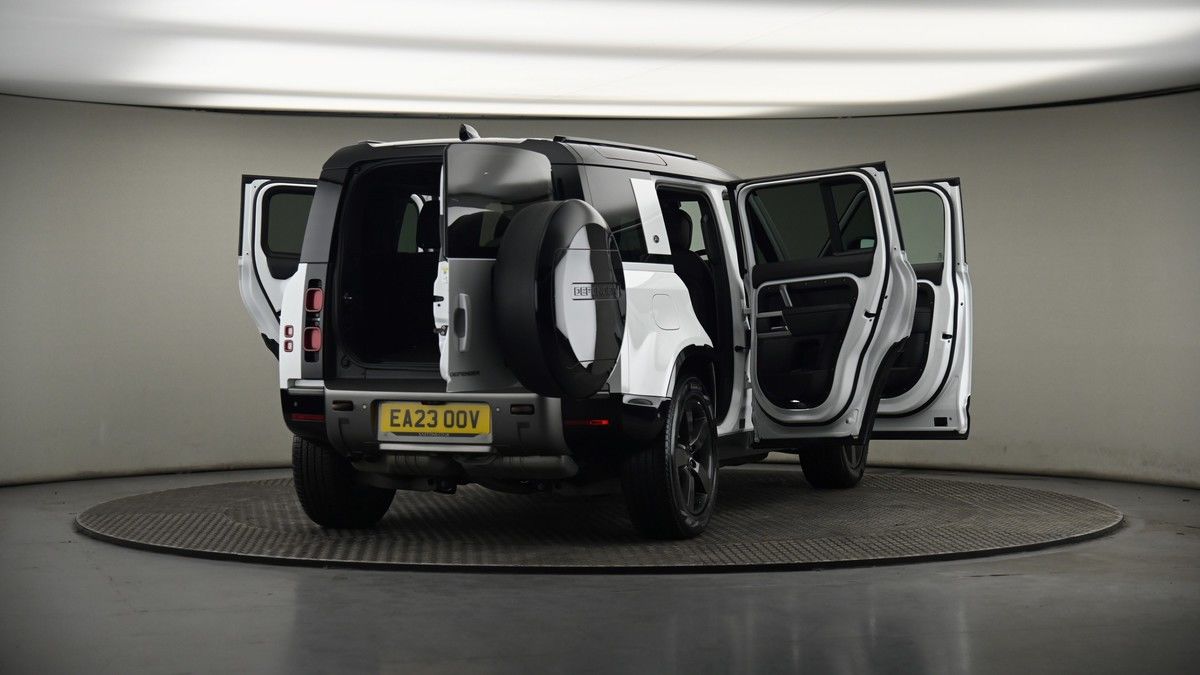 More views of Land Rover Defender 110