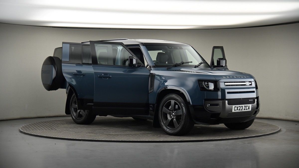 More views of Land Rover Defender 110