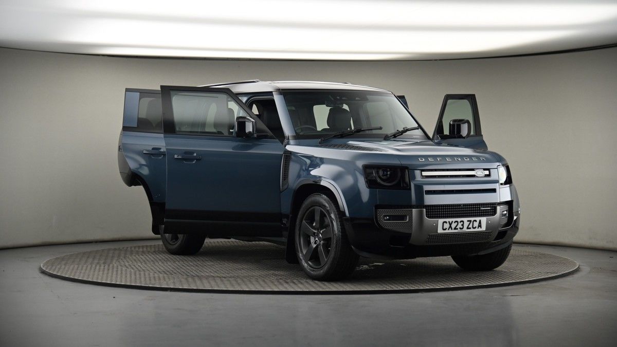 More views of Land Rover Defender 110