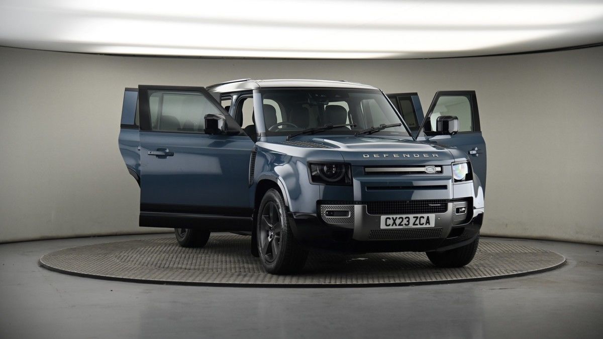 More views of Land Rover Defender 110