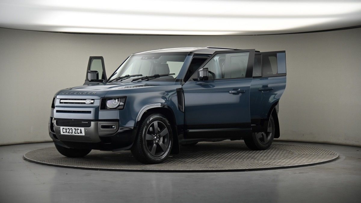 More views of Land Rover Defender 110