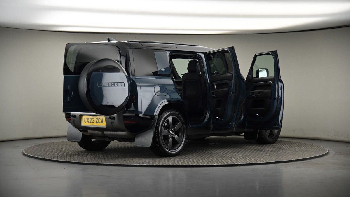 More views of Land Rover Defender 110