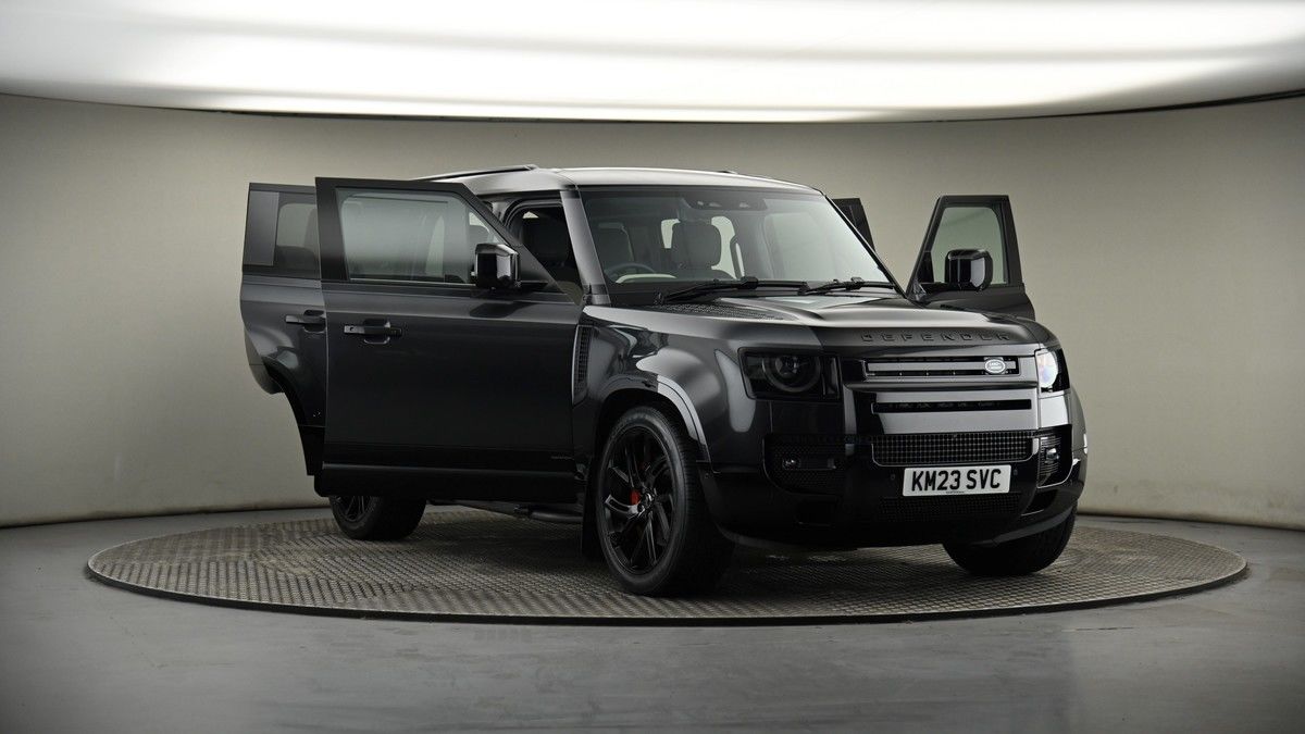 More views of Land Rover Defender 110