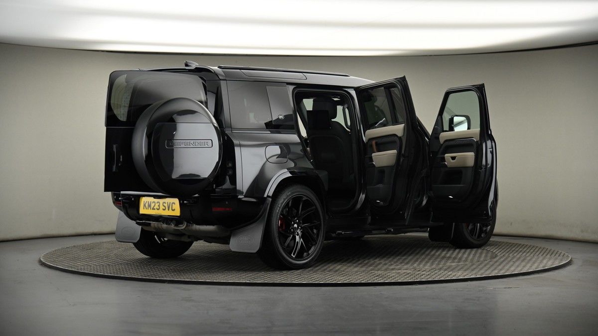 More views of Land Rover Defender 110