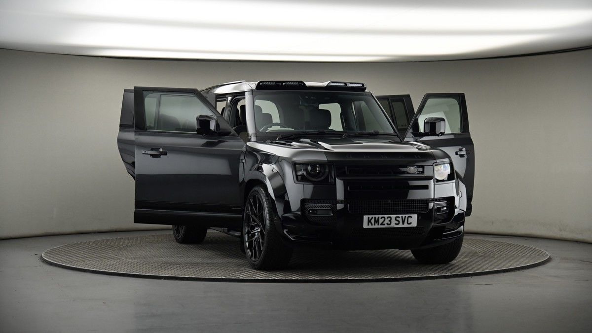 More views of Land Rover Defender 110