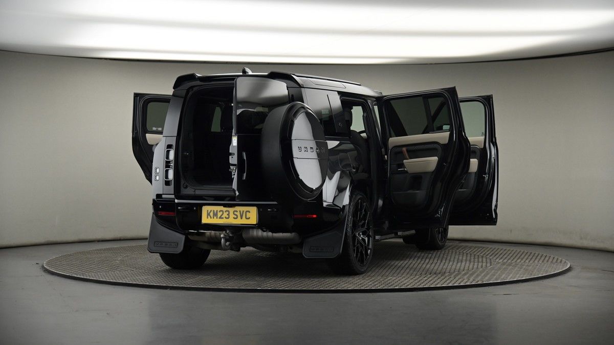 More views of Land Rover Defender 110