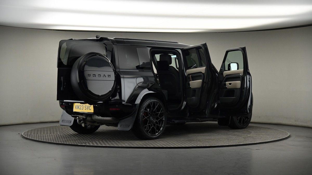 More views of Land Rover Defender 110