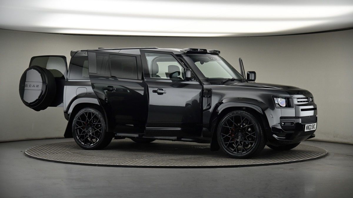 More views of Land Rover Defender 110