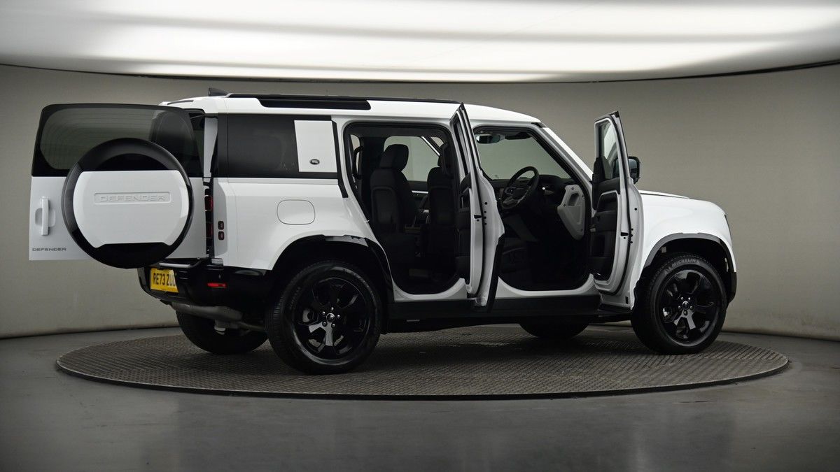 More views of Land Rover Defender 110