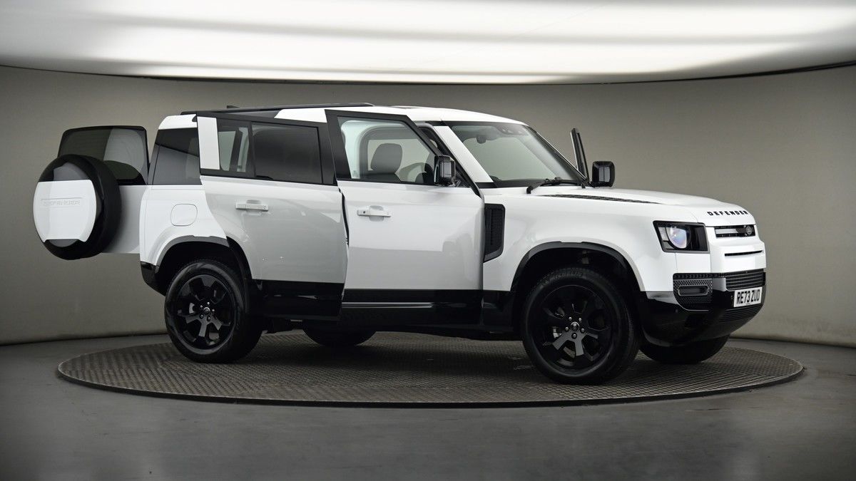 More views of Land Rover Defender 110