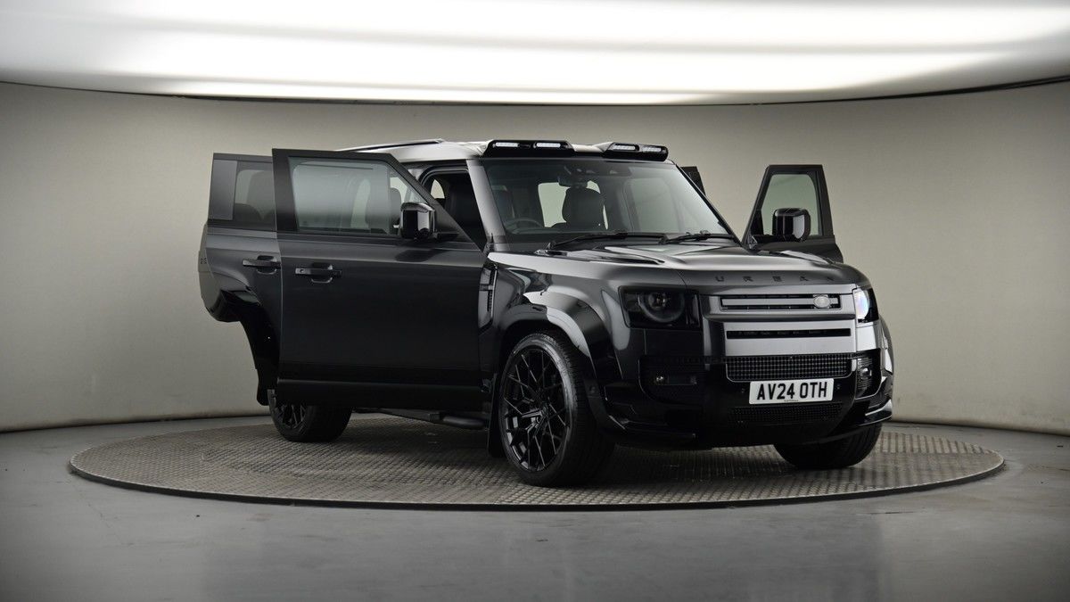 More views of Land Rover Defender 110