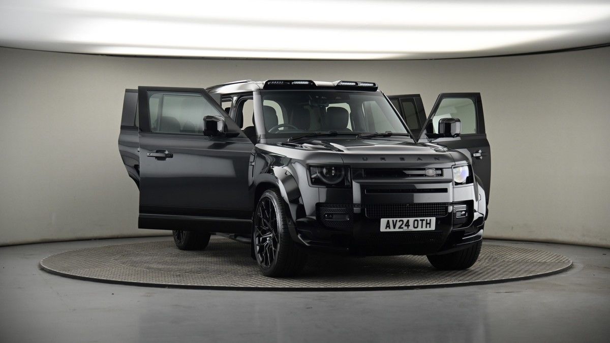 More views of Land Rover Defender 110